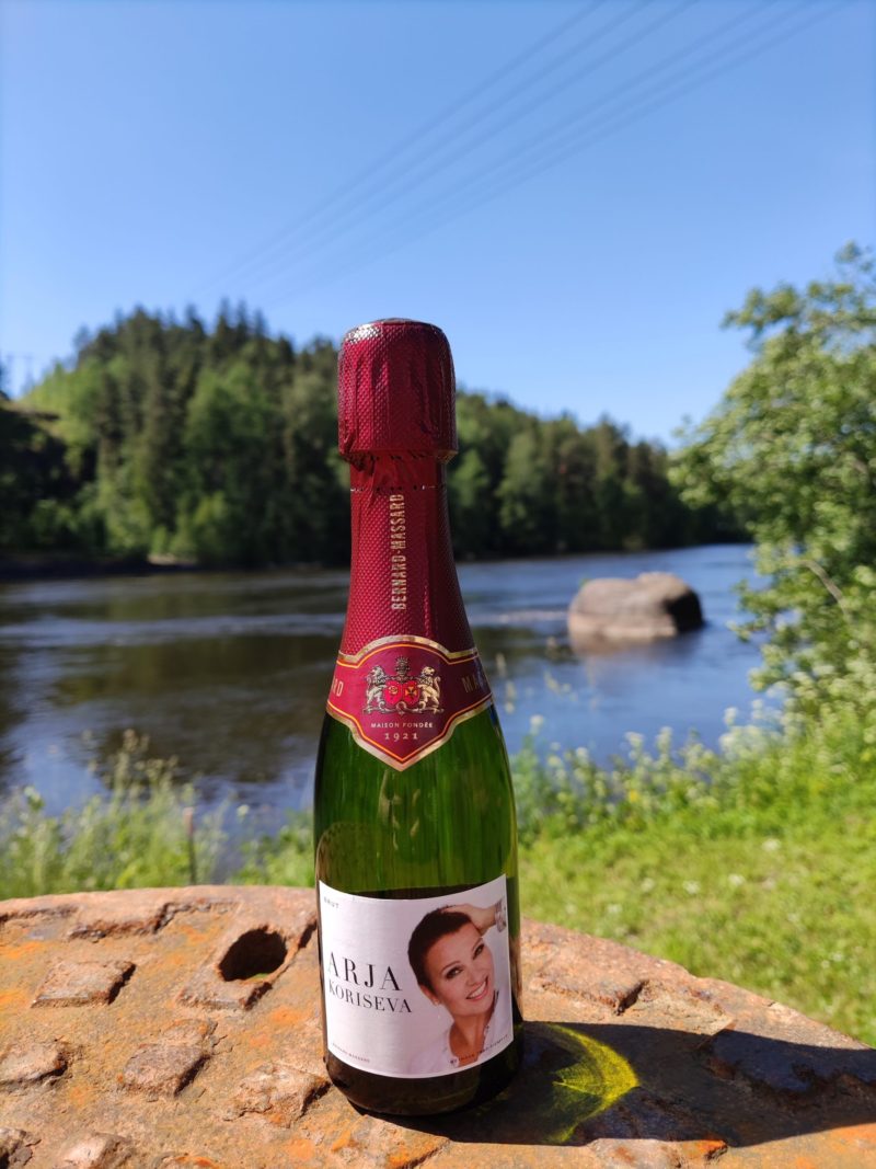 Arja_Koriseva_Kuohuviini